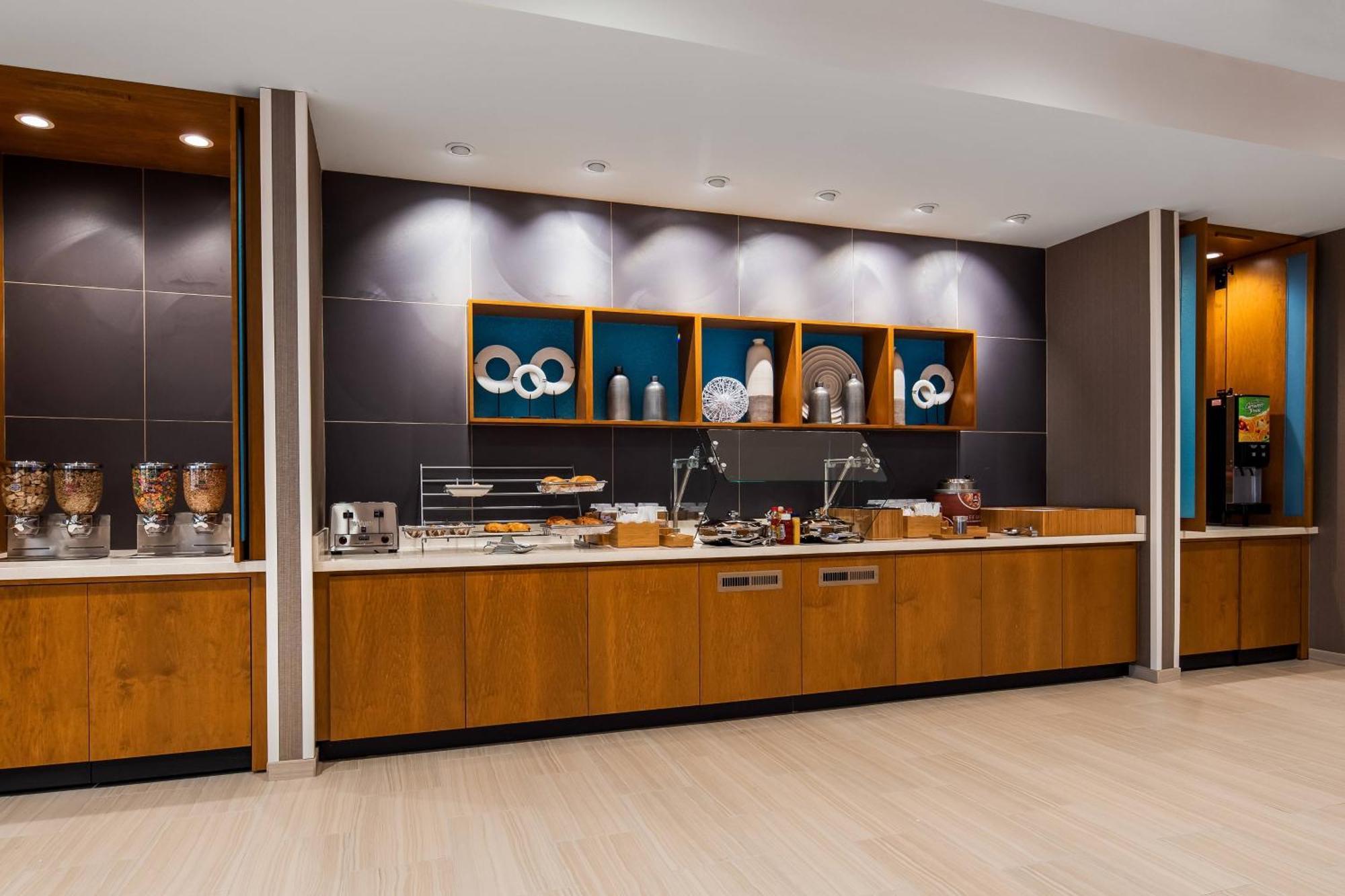 Springhill Suites By Marriott Chambersburg Bagian luar foto